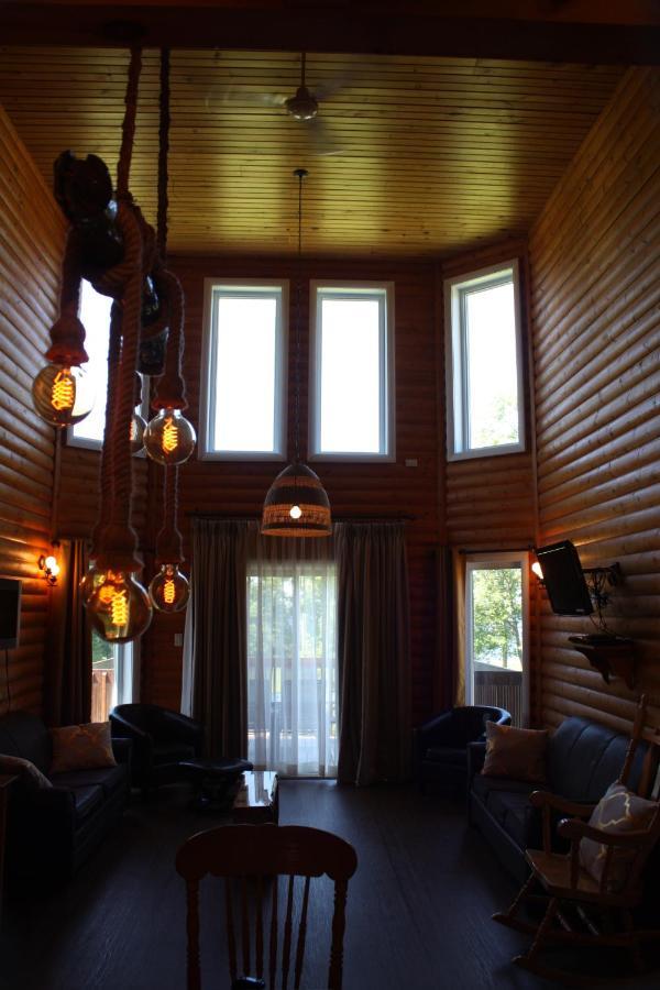 Chalets Et Spa Lac Saint-Jean Chambord Bagian luar foto