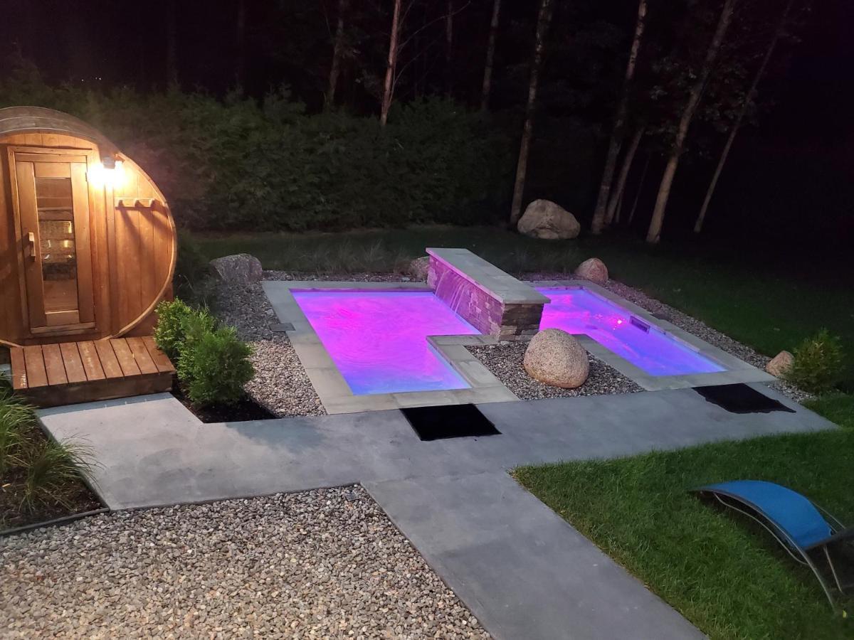 Chalets Et Spa Lac Saint-Jean Chambord Bagian luar foto