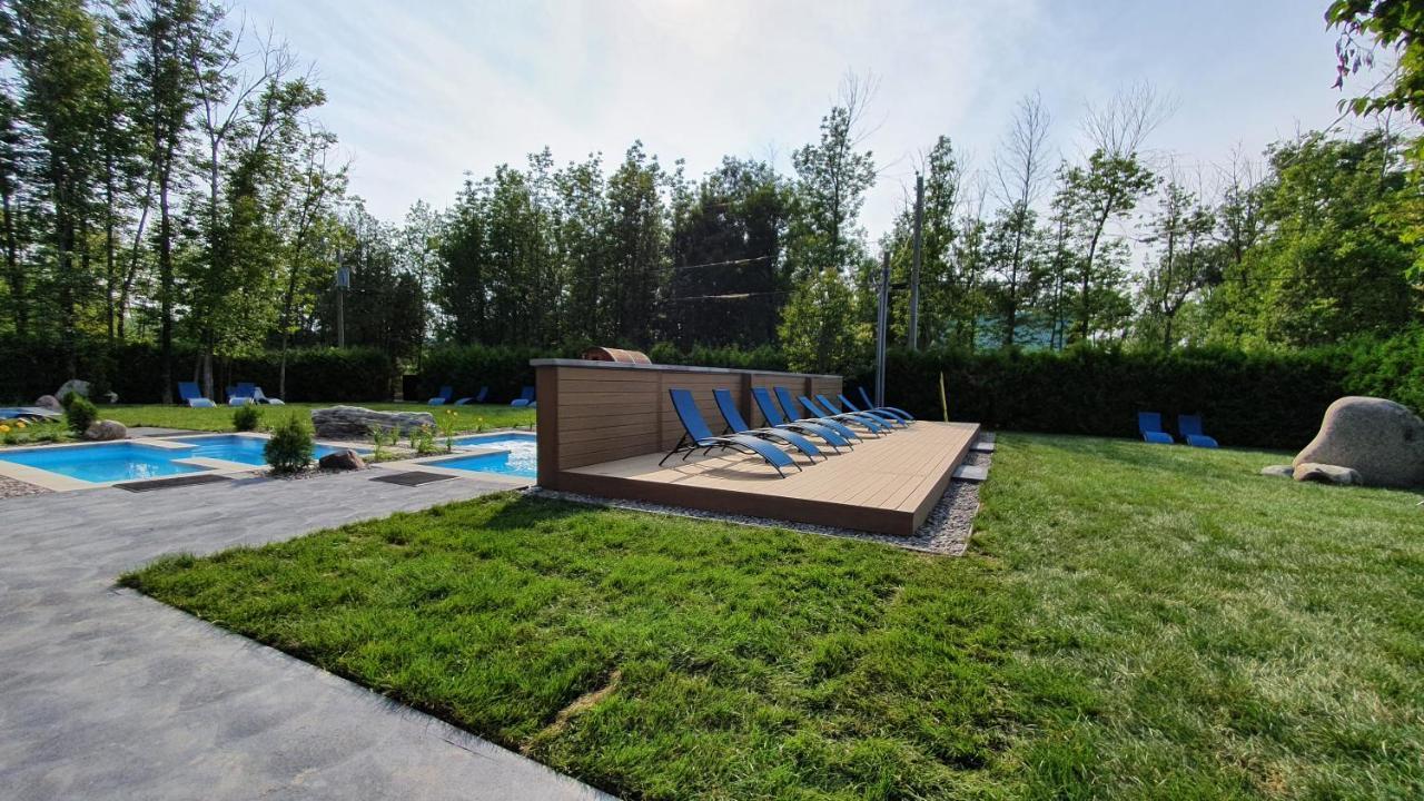 Chalets Et Spa Lac Saint-Jean Chambord Bagian luar foto